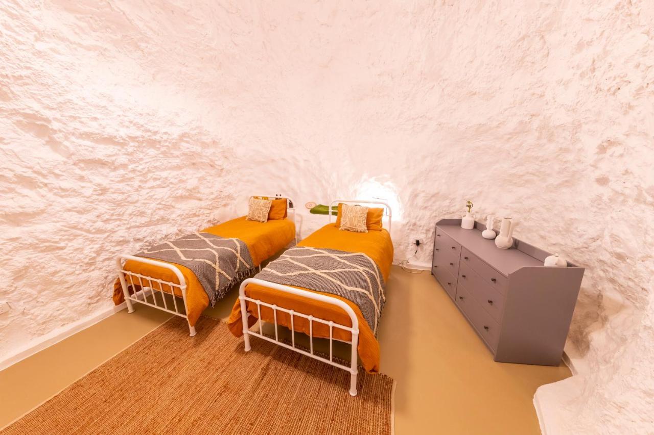 White Cliffs Accommodation -Daybreak Dugout - Unique Cave House Esterno foto