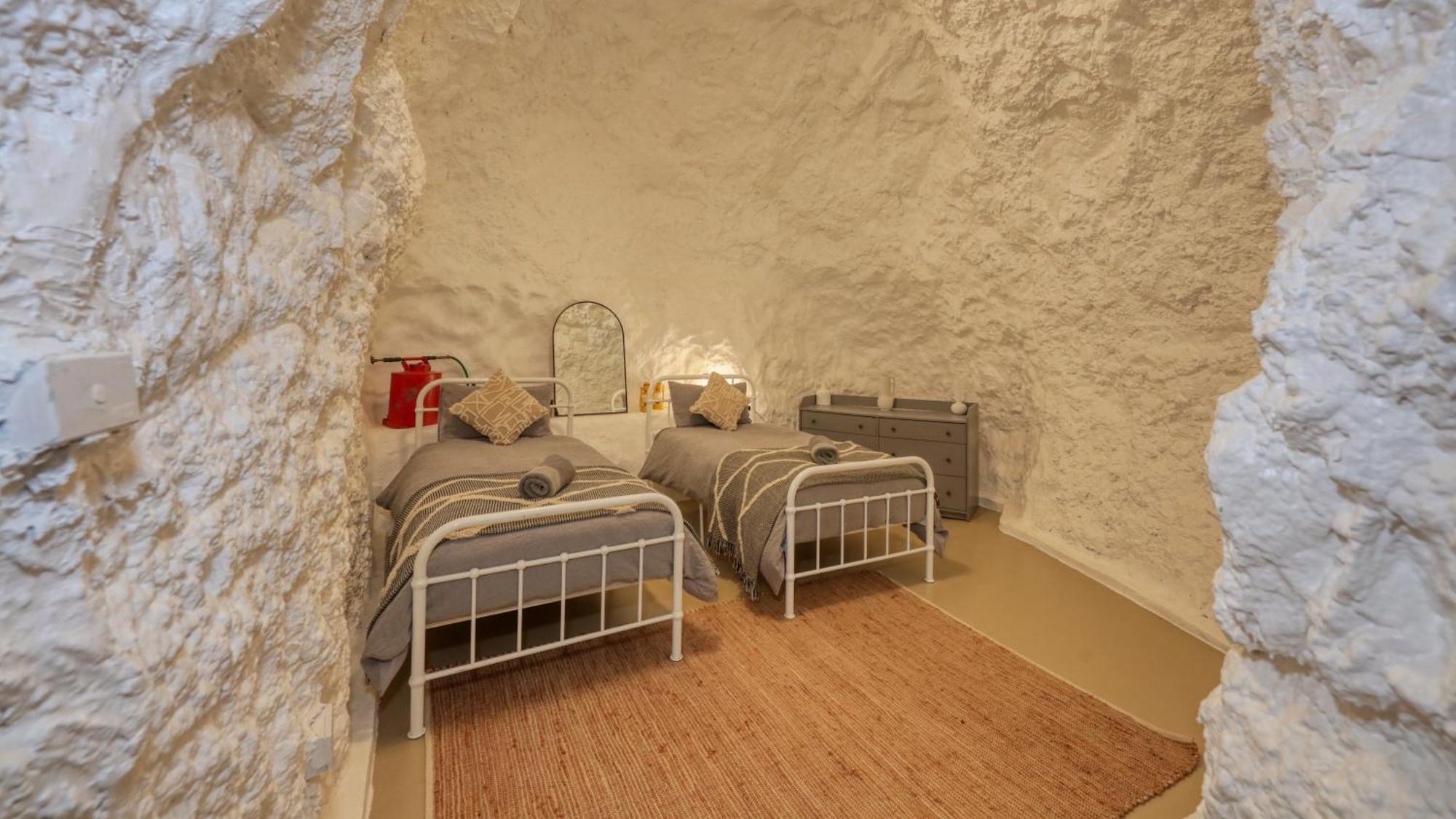 White Cliffs Accommodation -Daybreak Dugout - Unique Cave House Esterno foto